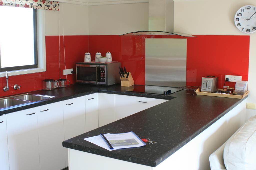 Strathmore Farm B&B Mirboo North Bagian luar foto